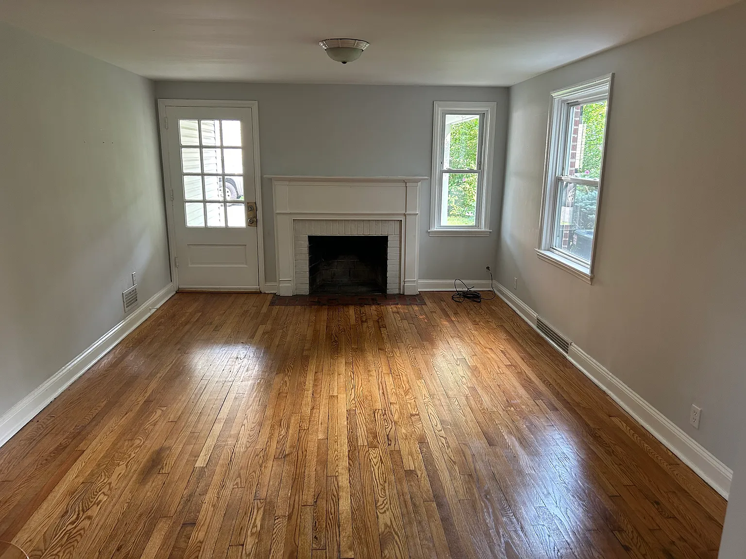 101 Sunset Dr — Photo 2
