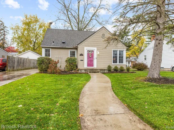 2815 Bacon Ave, Berkley, MI 48072