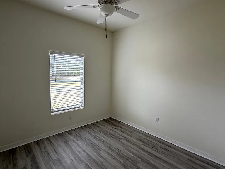 1060 San Cristobal Ave — Photo 20