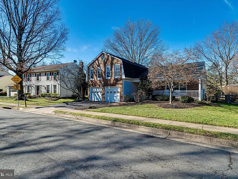 3022 Dower House Dr — Photo 51