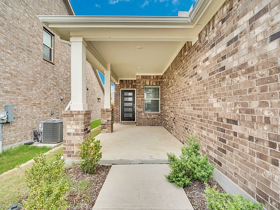 2nd image of 610 Hemingway Ln