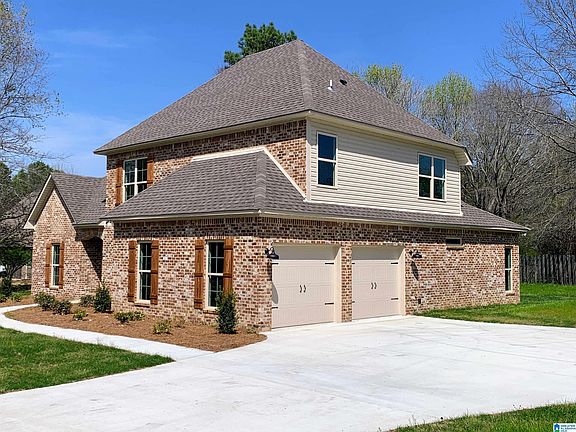 3rd image of 1011 English Oak Dr