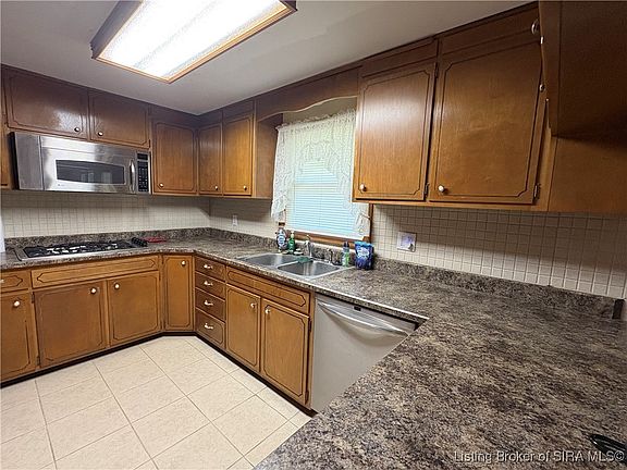 2nd image of 300 Hillcrest Dr