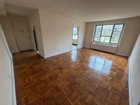 (undisclosed Address), Fresh Meadows, NY 11365