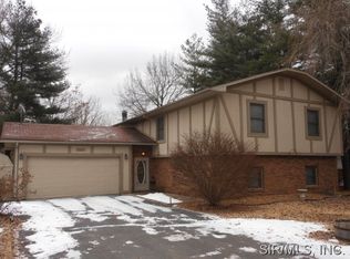 1203 Jane Dr, Gillespie, IL 62033