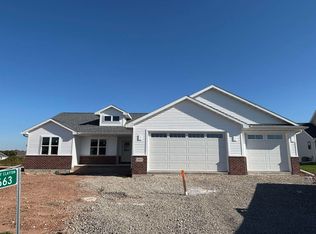 2663 Lawrence Ln, Neenah, WI 54956