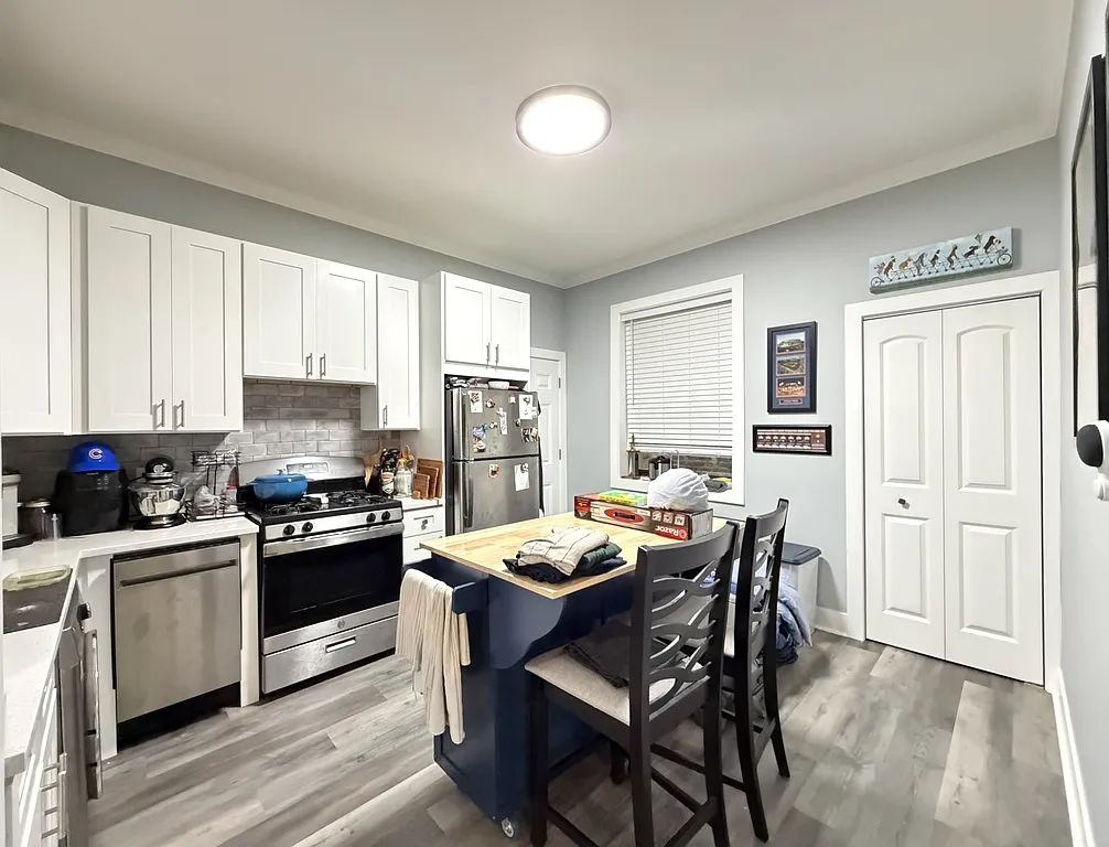 Phenomenal 1 Bed, 1 Bath at Waveland + Sheffield (Wrigleyville) — Photo 2