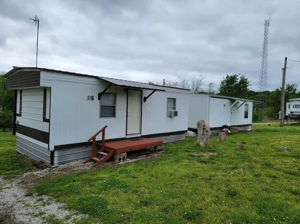 126 W Dunkle Street, Everton, MO 65646