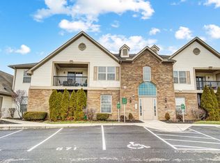 681 Hidden Springs Dr, Lewis Center, OH 43035