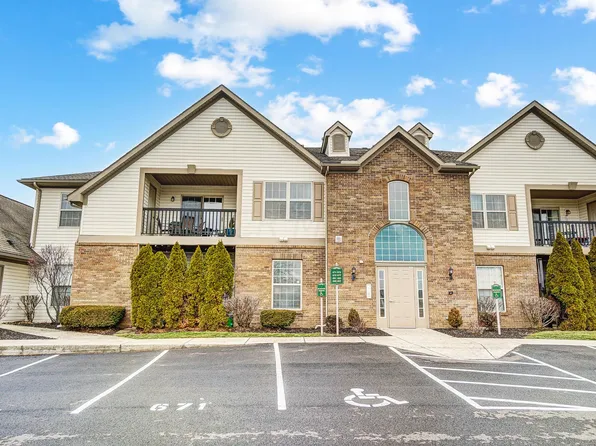 681 Hidden Springs Dr, Lewis Center, OH 43035