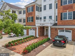 15251 Royal Crest Dr APT 207, Haymarket, VA 20169
