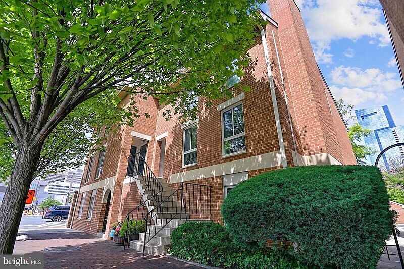 1st image of 409 S Sharp St #R-5