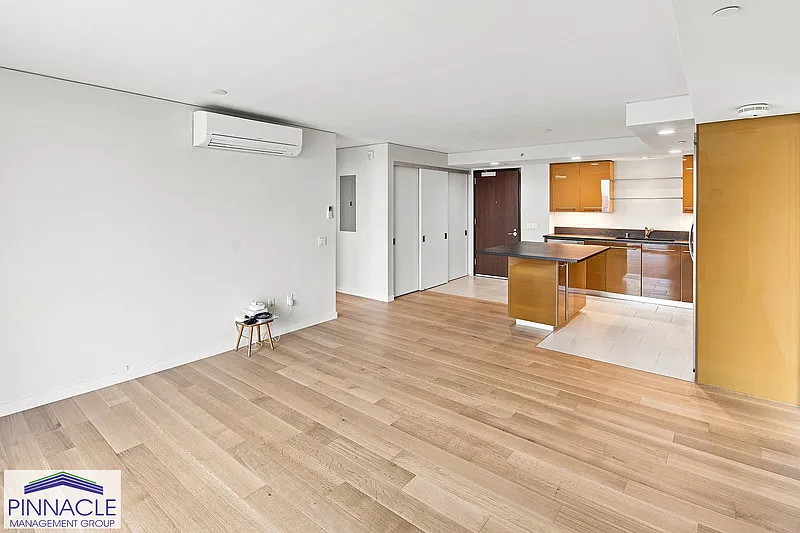 2 bed, 2.0 bath, 1034 sqft, $4,000 — Photo 4