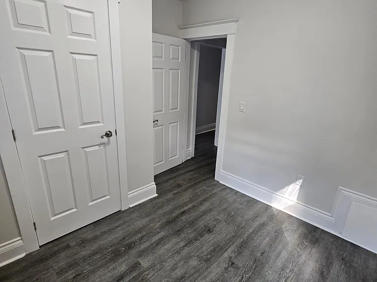 983 Main St E #1 — Photo 12
