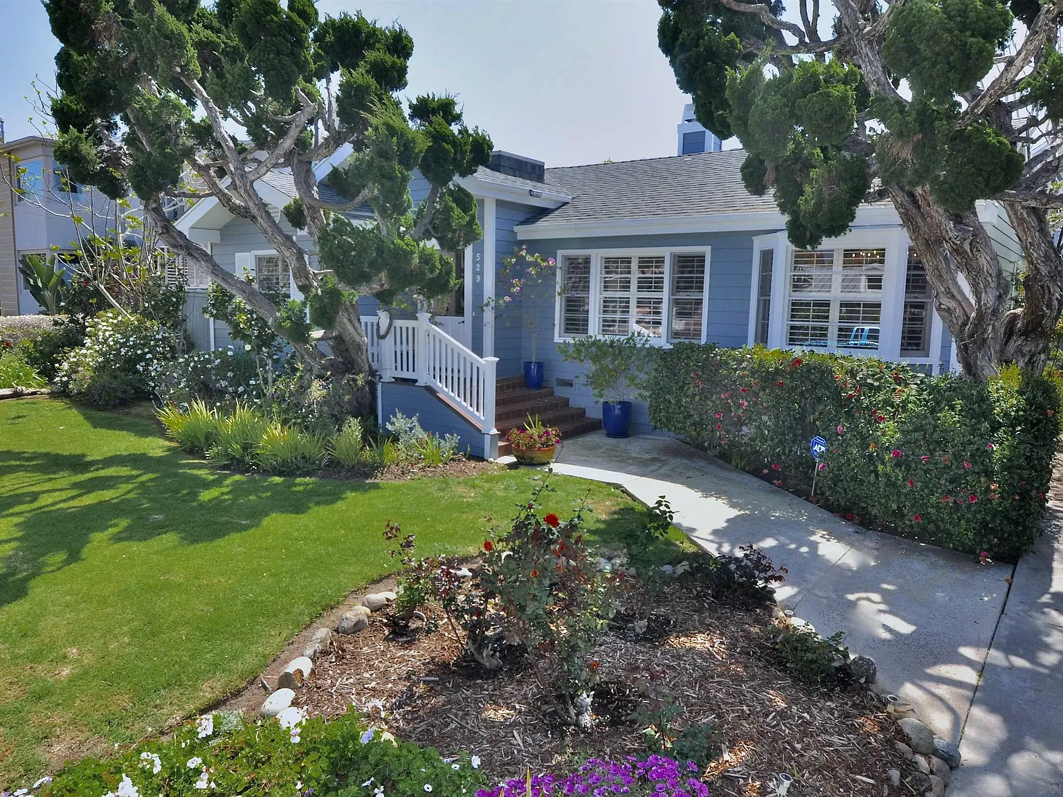 2 bed, 2.0 bath, 1650 sqft, $8,500 — Photo 2