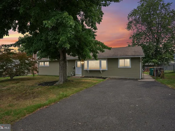 807 Eldridge Rd, Fairless Hills, PA 19030