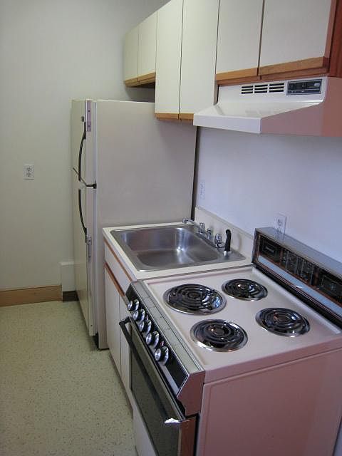 2nd image of 47 Ivaloo St #4