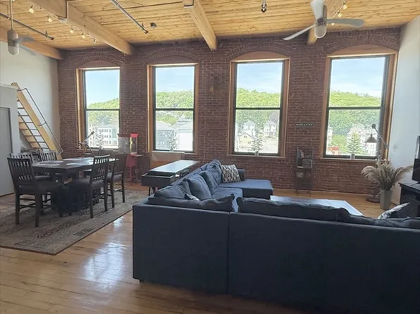 1 Envelope Ter Unit 309, Worcester, MA 01604