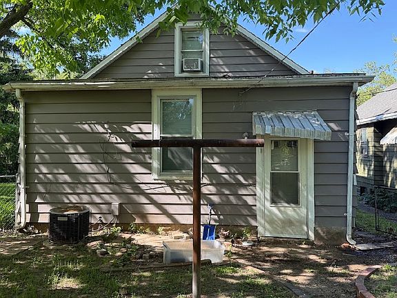 2nd image of 2804 W Humboldt St