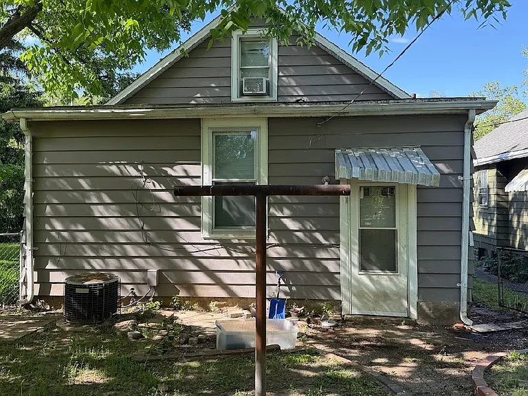 2804 W Humboldt St — Photo 2
