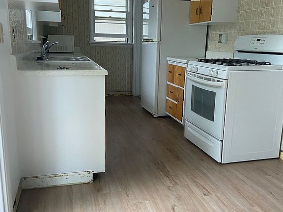4th image of 925 1st Ave SW #925