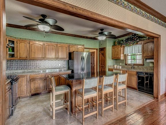 4th image of 8265 Hunters Creek Dr