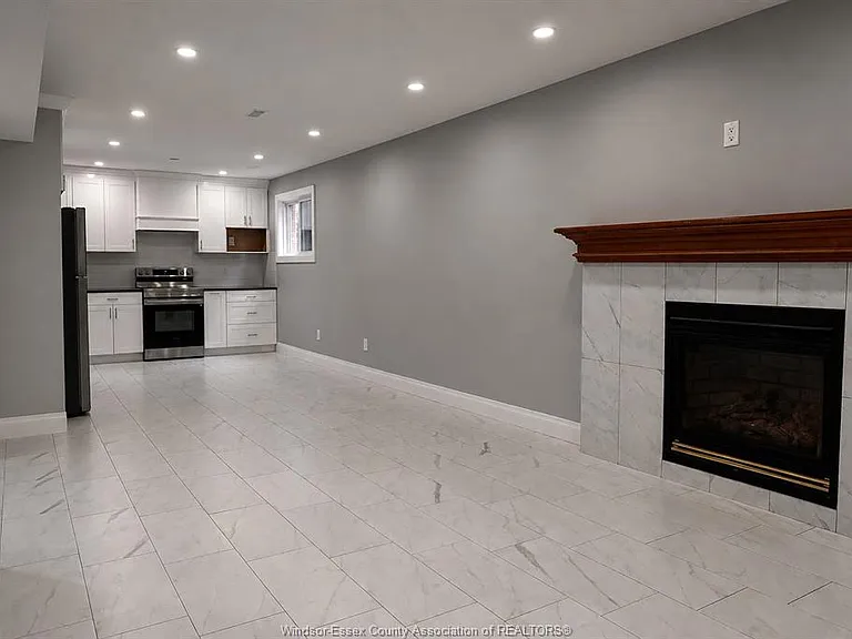 1953 Lepain Cres #LOWER — Photo 3