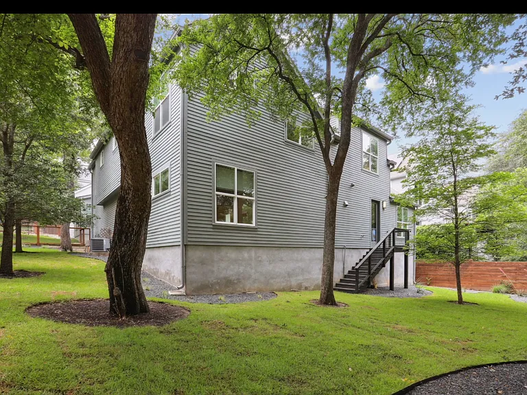 3001 Del Curto Rd — Photo 6