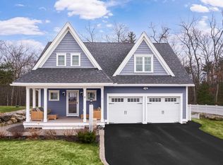 13 Clover Lane, Londonderry, NH 03053