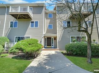 15 Presidential Dr #15, Englewood, NJ 07631