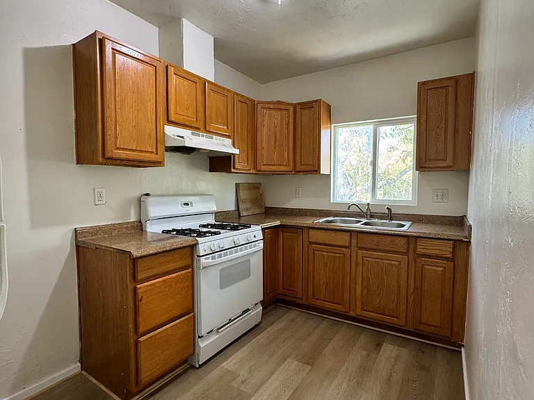 3863 Franklin Ave #3863 — Photo 13