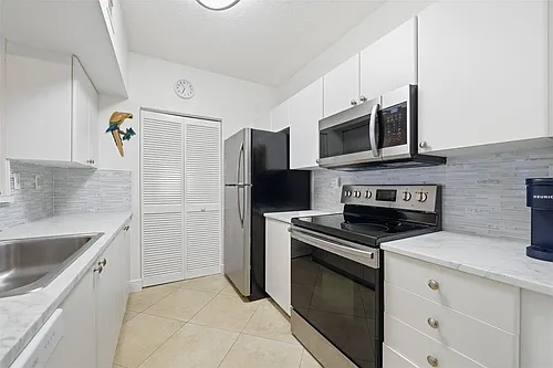 3020 NE 32nd Ave #1103 Photo 1