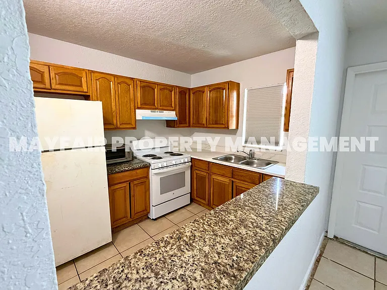 4160 NW 21st St #F114 — Photo 2