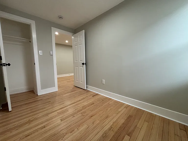 110 Maltby St #12R — Photo 5