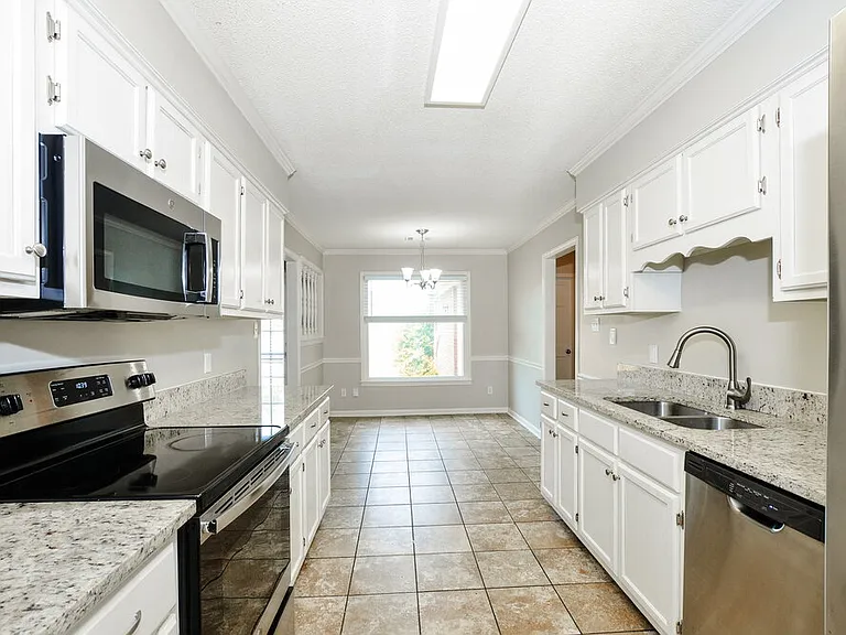4378 Bunker Hill Dr — Photo 8