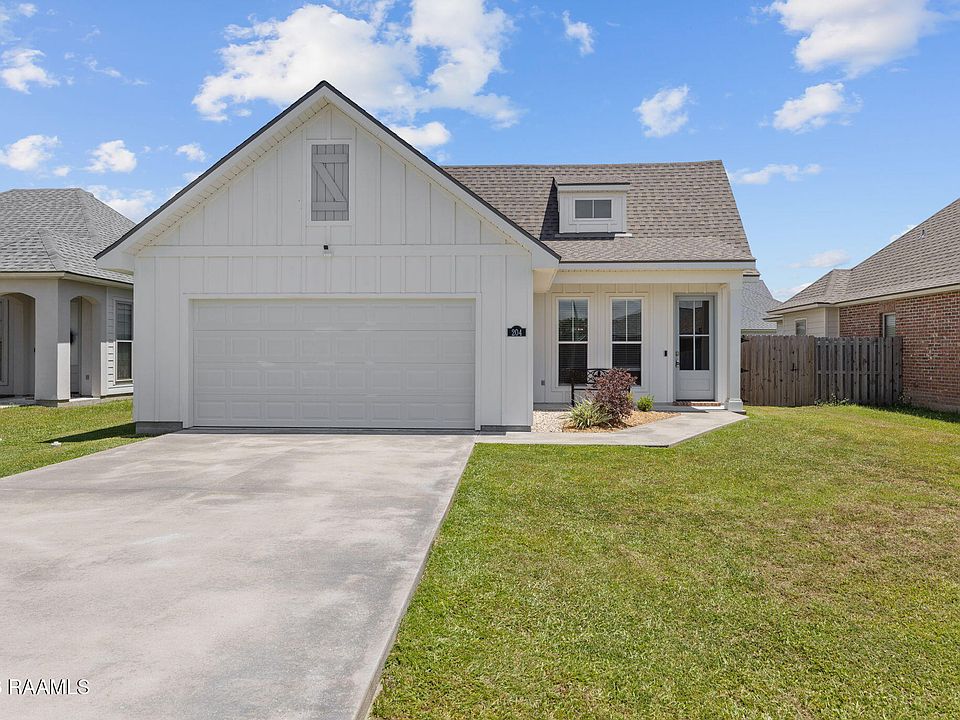 1st image of 204 Anza Dr