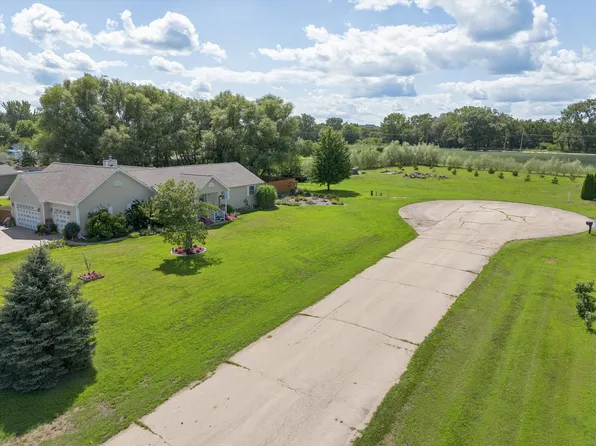 21157 Balk Ln, Fulton, IL 61252