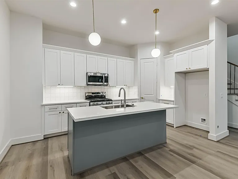 7709 Earl Rudder Way — Photo 6
