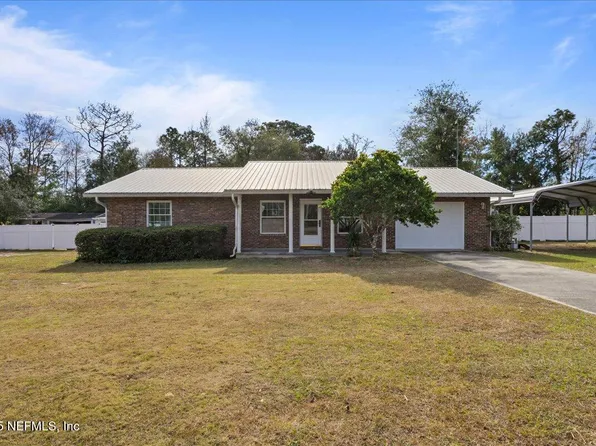 105 CRESTWOOD Drive, Interlachen, FL 32148