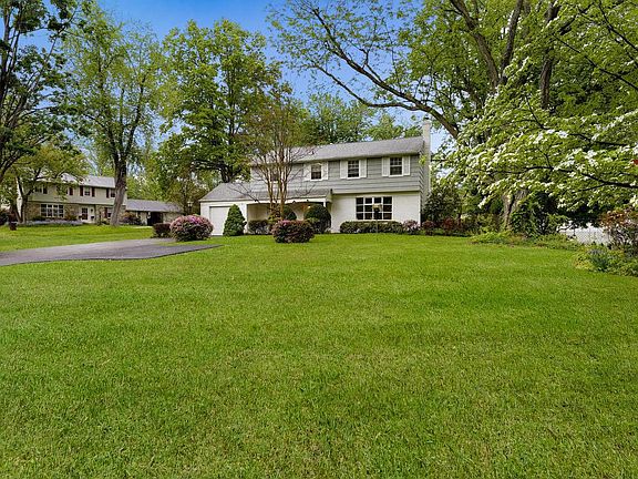 4th image of 687 Bristol Rd