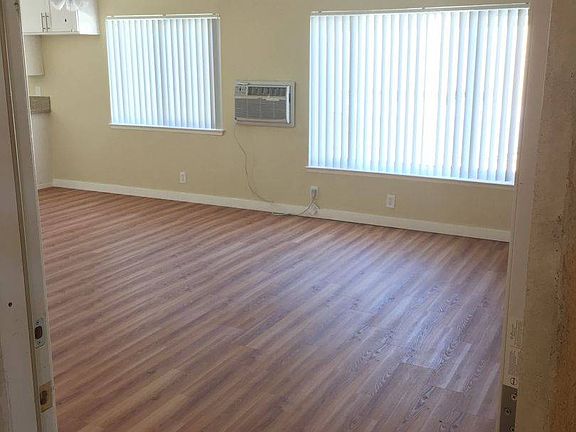 2nd image of 444 N Euclid Ave APT 18