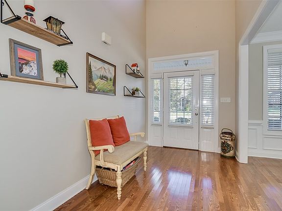 5th image of 1012 Woody Hill Cir