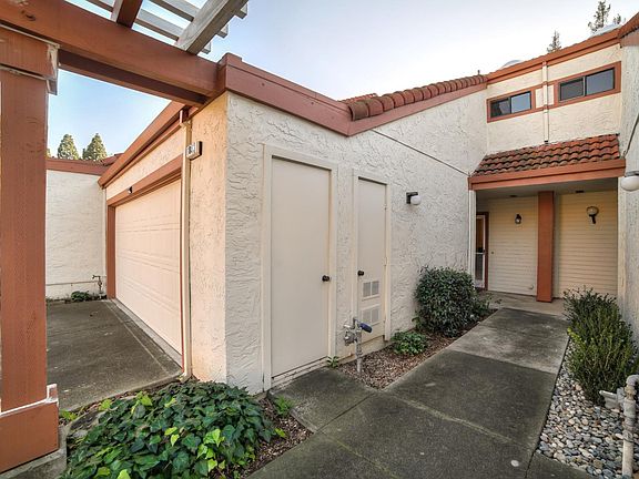 3rd image of 1843 Indian Creek Ct