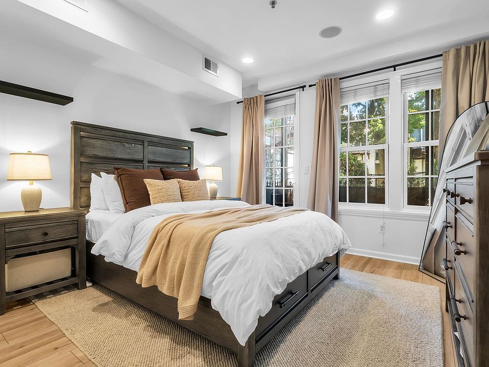 1st image of 221 Willow Ave APT 2L