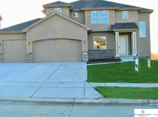 21349 Cobblestone Cir, Gretna, NE 68028