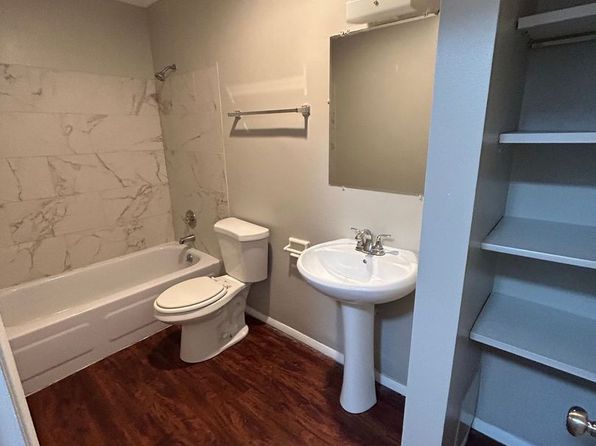 1305-1345 W Locust St #2866-2868