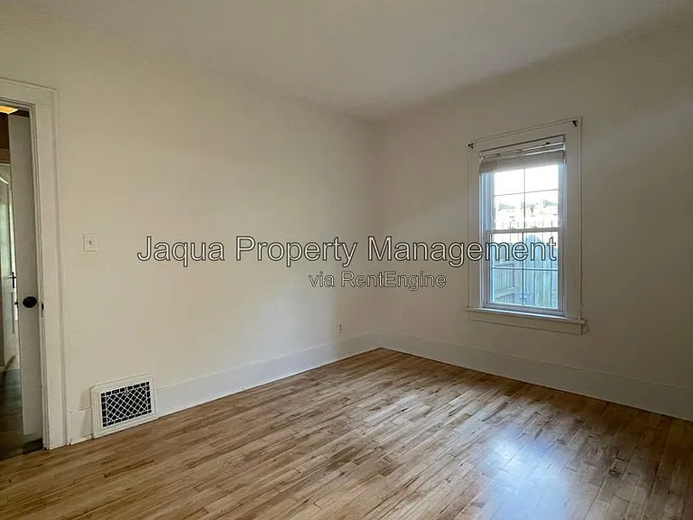 1425 Lakeway Ave — Photo 12