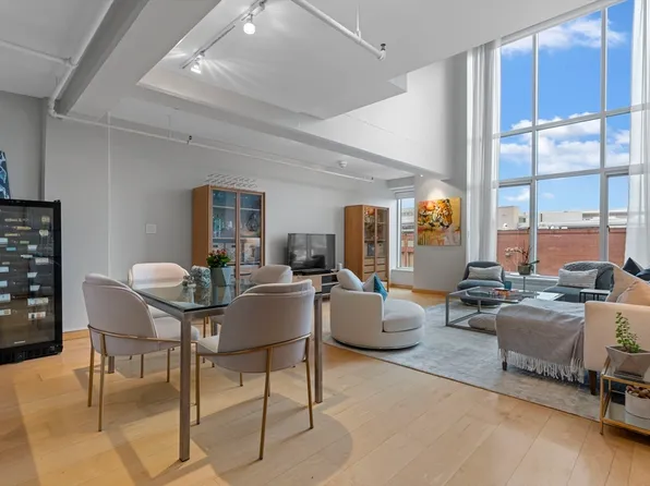 25 Channel Center St Unit 212, Boston, MA 02210