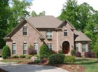 575 Ballymote Ct, Matthews, NC 28104