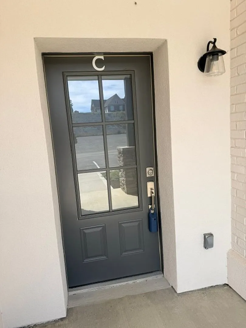3 bed, 2.0 bath, 1598 sqft, $2,450 — Photo 2